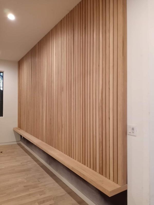 Slat wall & floating bench